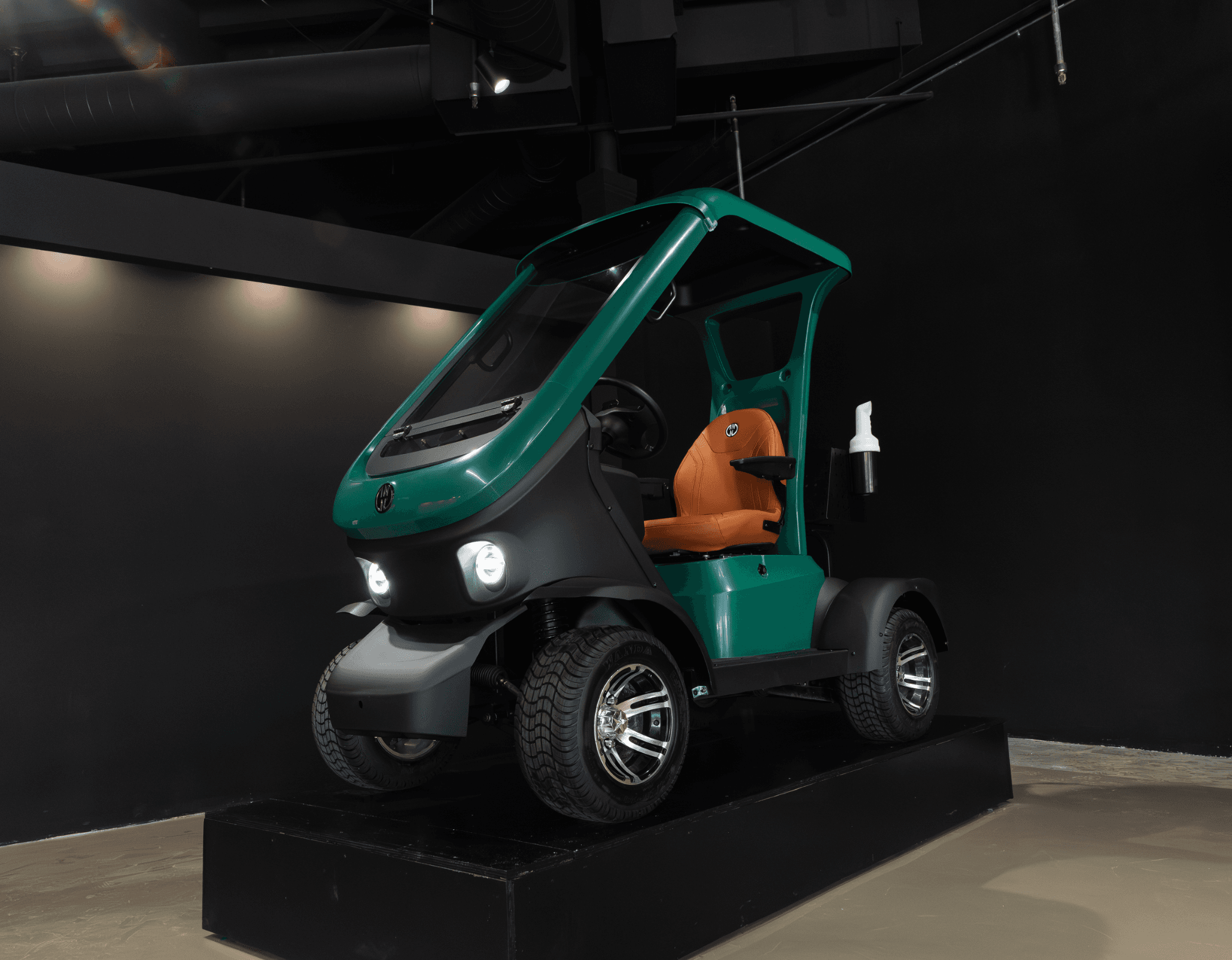 <p>Built By Designers, Made For Golfers</p>